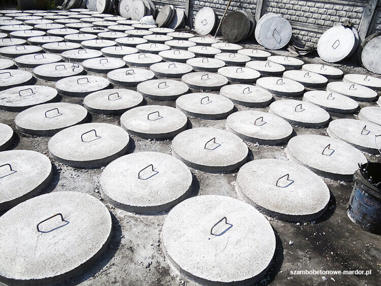 Wytrzymałe włazy do szamb betonowych z zabezpieczeniami w Bełchatowie